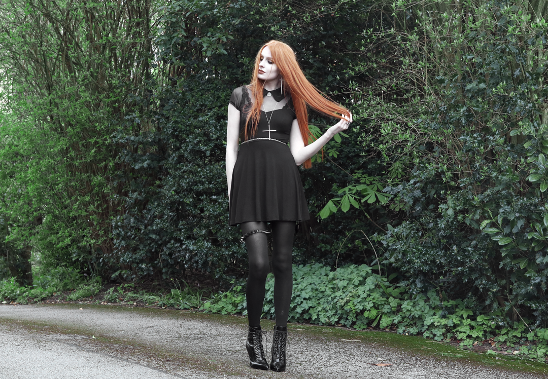 Glitter is my Crack: OOTD: Black Dress with Lace Tights and Witchy Boots